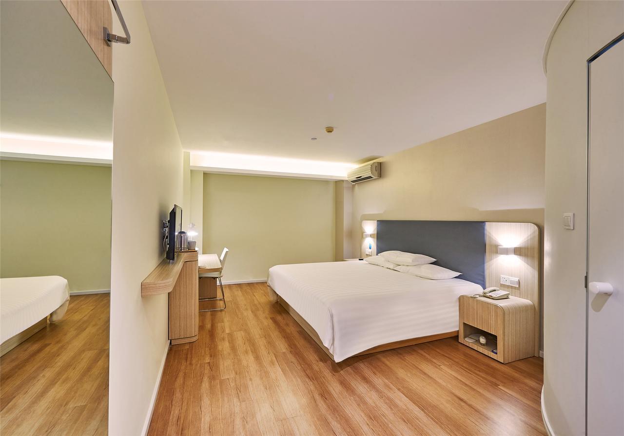 Hanting Hotel Nanjing Wutang Square Exterior photo