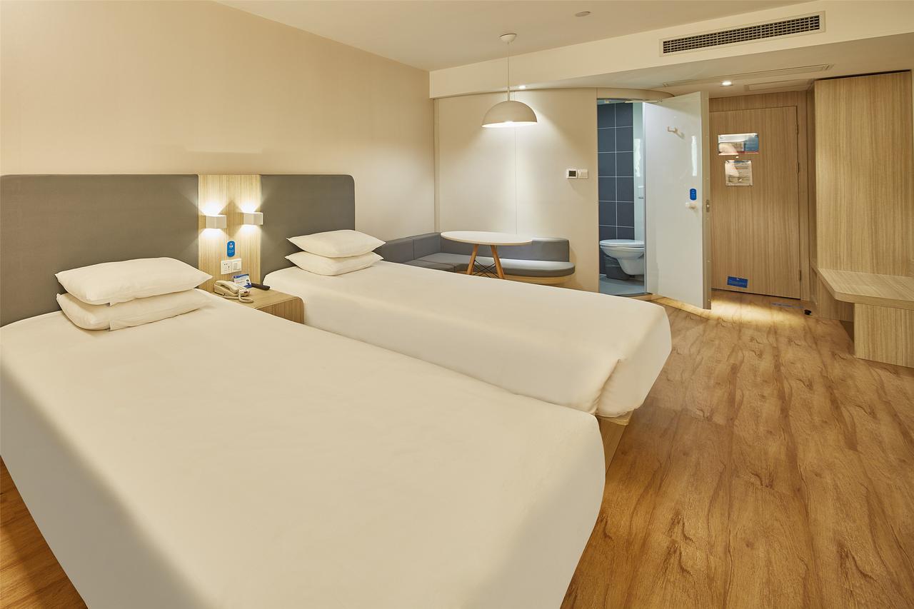 Hanting Hotel Nanjing Wutang Square Exterior photo